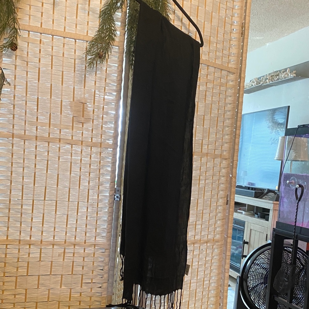 Black Lightweight Fringe Scarf